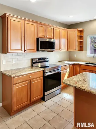 $445,000 | 7014 North Bradford Place, Peoria, IL 61614