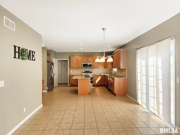 $445,000 | 7014 North Bradford Place, Peoria, IL 61614