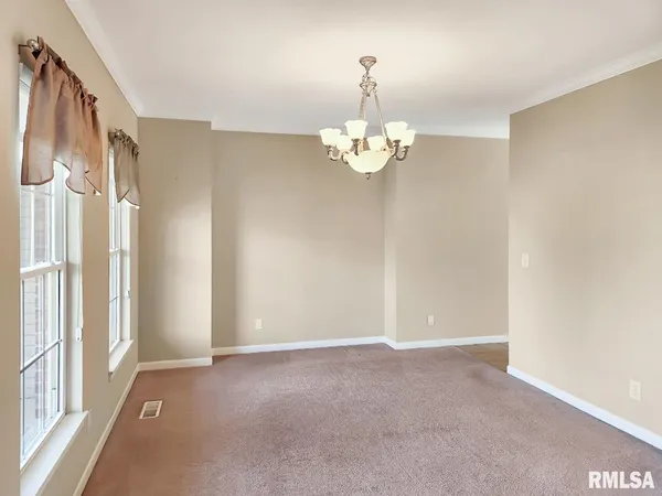 $445,000 | 7014 North Bradford Place, Peoria, IL 61614