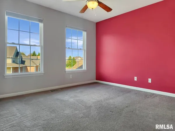 $445,000 | 7014 North Bradford Place, Peoria, IL 61614