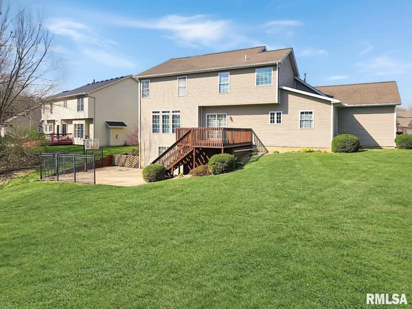 $445,000 | 7014 North Bradford Place, Peoria, IL 61614