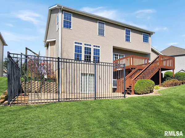 $445,000 | 7014 North Bradford Place, Peoria, IL 61614