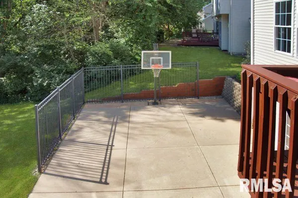 $445,000 | 7014 North Bradford Place, Peoria, IL 61614