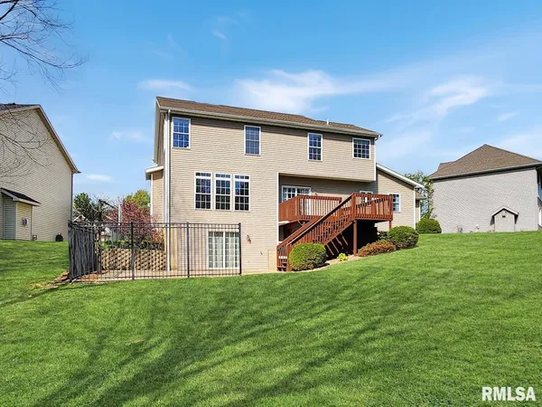 $445,000 | 7014 North Bradford Place, Peoria, IL 61614