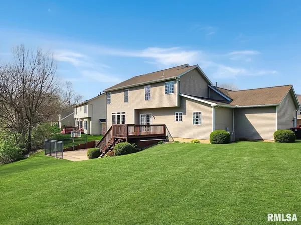 $445,000 | 7014 North Bradford Place, Peoria, IL 61614