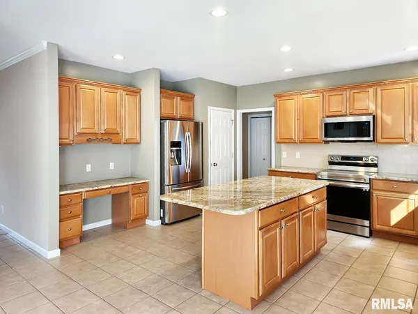 $445,000 | 7014 North Bradford Place, Peoria, IL 61614