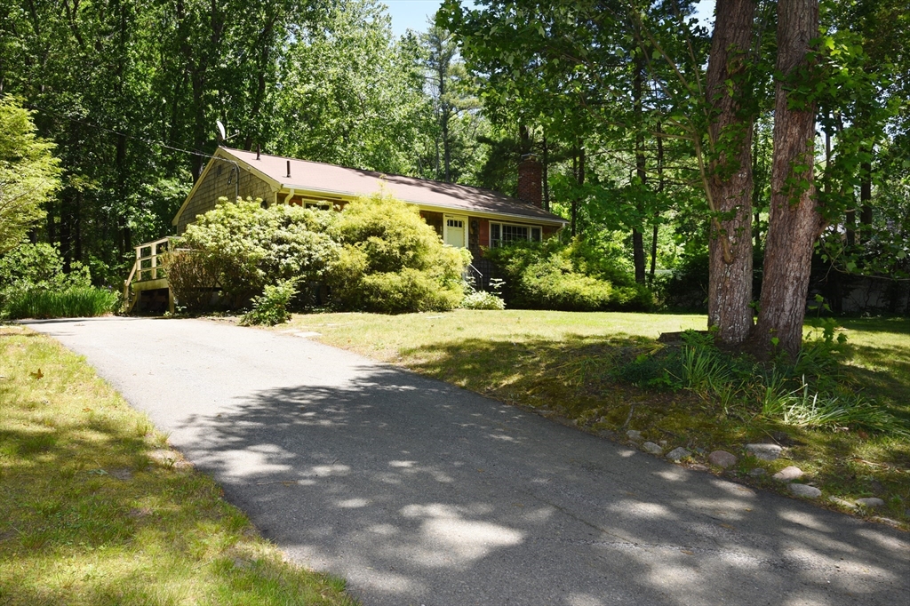 58 Carriage Road Hanson, MA 02341 - Photo 2 of 35