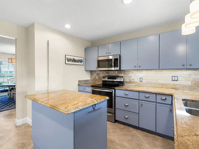 $584,000 | 1763 Cartina Way, Venice, FL 34292