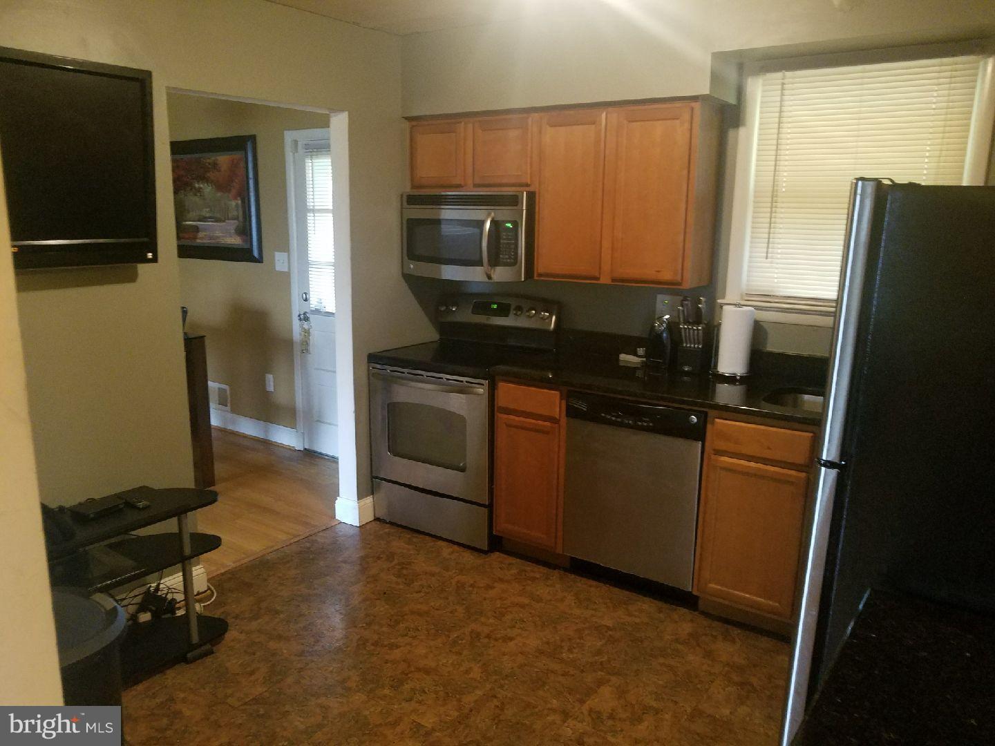 7209 Loch Raven Road Temple Hills, MD 20748 - Photo 4 of 21 Kitchen