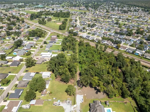 $42,000 | 434 River Oaks Drive, Destrehan, LA 70047