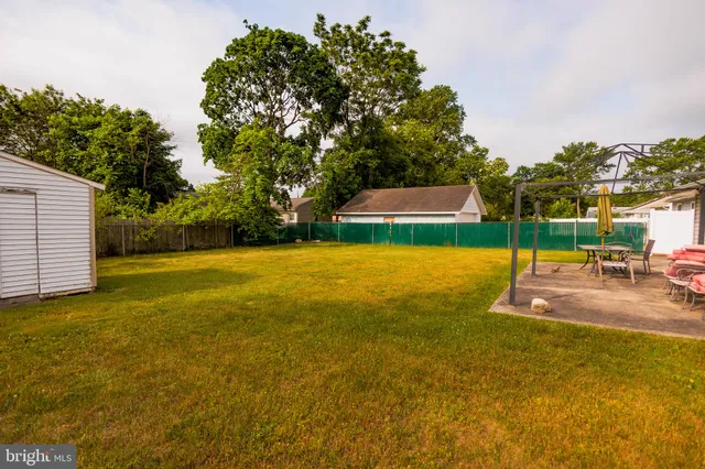 a view of a house with swimming pool