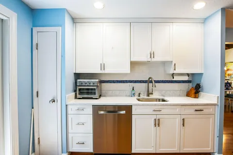 $725,000 | 96 Shoreland Path, Unit 96, Teaticket, MA 02536