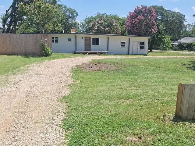 $219,000 | 32 Pueblo Drive, Gordonville, TX 76245