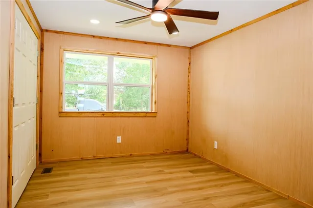 $219,000 | 32 Pueblo Drive, Gordonville, TX 76245