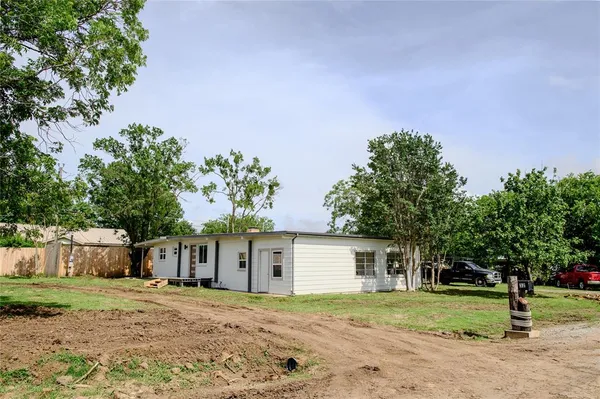 $199,000 | 32 Pueblo Drive, Gordonville, TX 76245