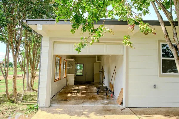 $199,000 | 32 Pueblo Drive, Gordonville, TX 76245