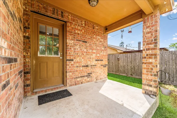 $300,000 | 407 Corydon Drive, Houston, TX 77336