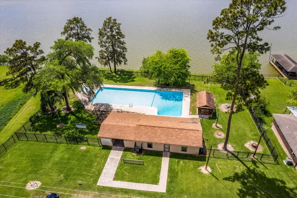 $300,000 | 407 Corydon Drive, Houston, TX 77336