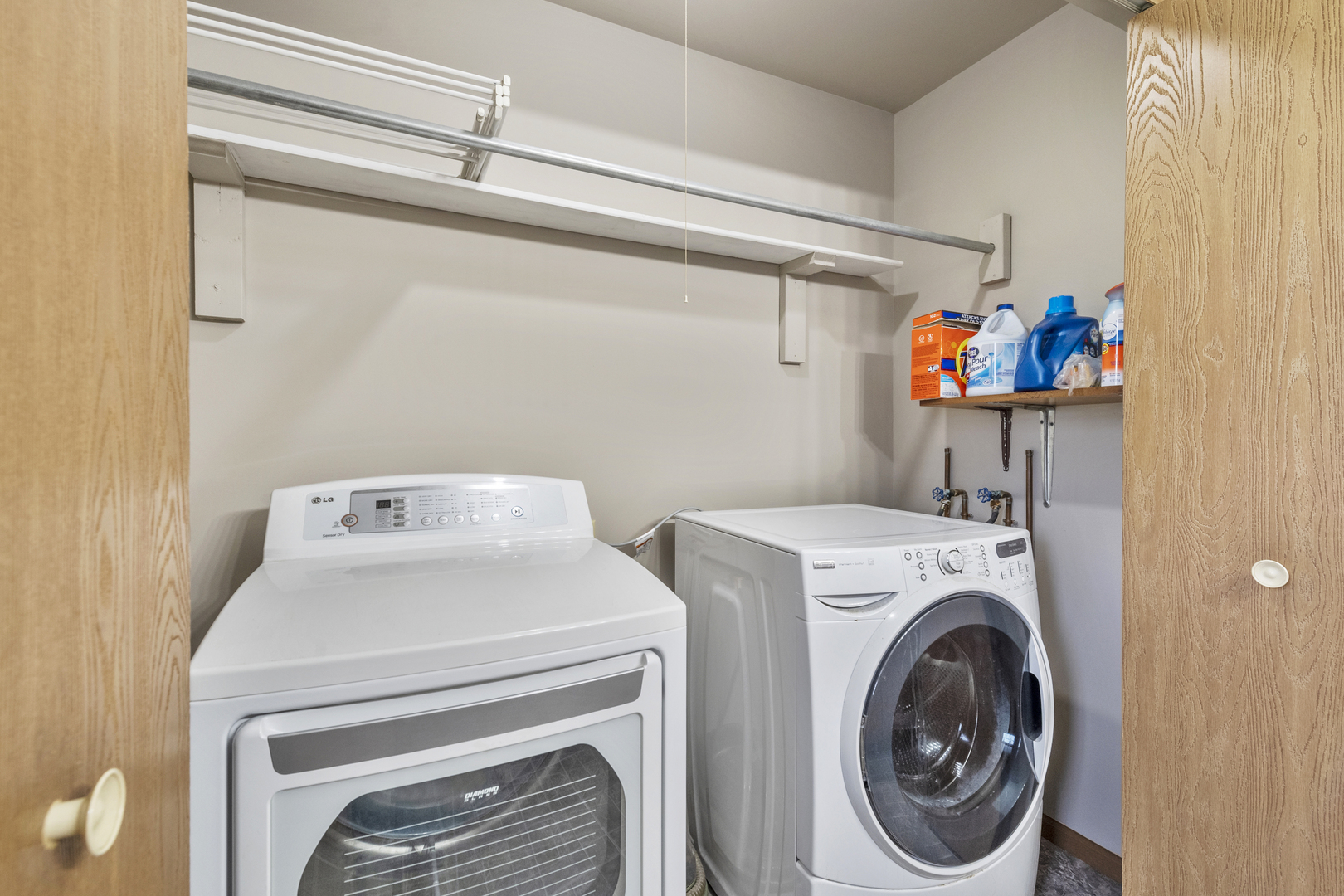 522 Hunters Run Coal City, IL 60416 - Photo 18 of 24 a utility room with dryer and washer