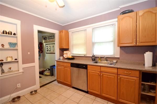 33-35 Cambria Road Waltham, MA 02453 - Photo 3 of 29