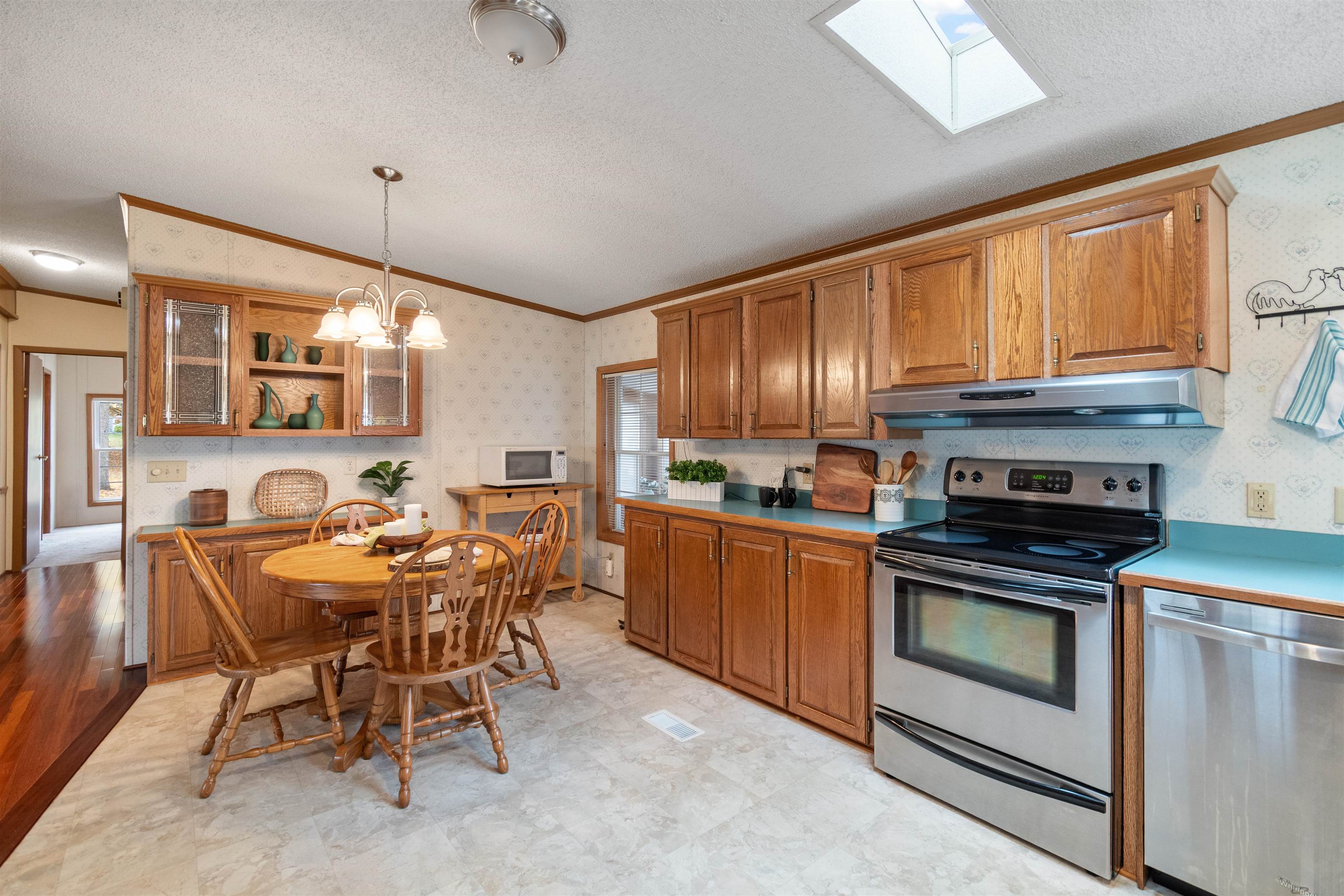 204 Stonehill Road Williston, VT 05495 - Photo 12 of 36