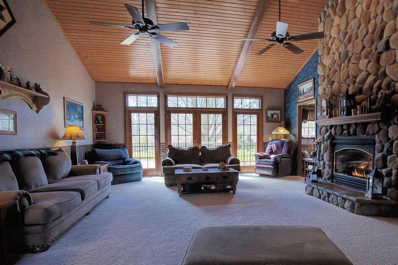 905 12th Road Bourbon, IN 46504 - Photo 14 of 36