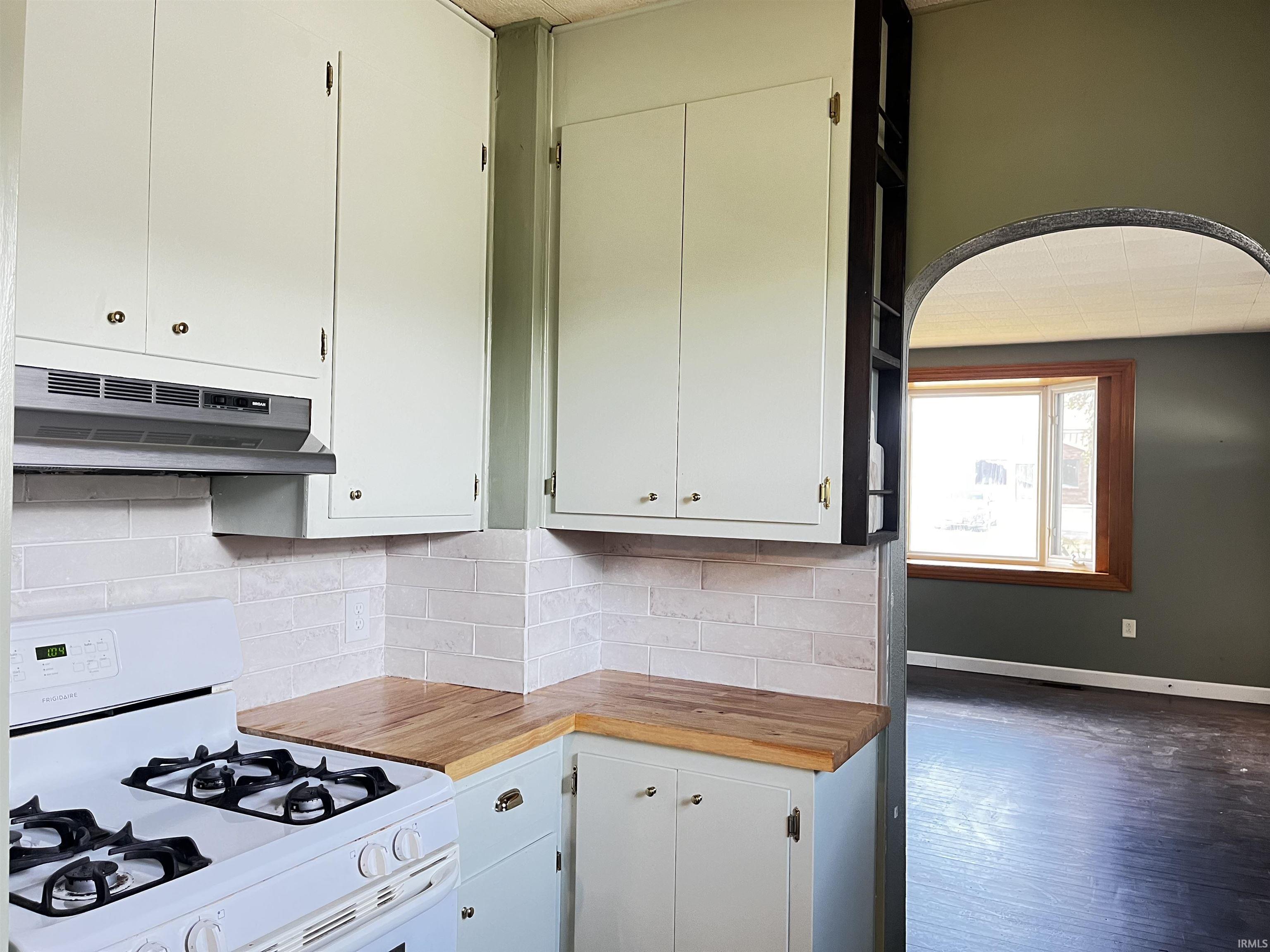 7101 Baer Road Fort Wayne, IN 46809 - Photo 4 of 9