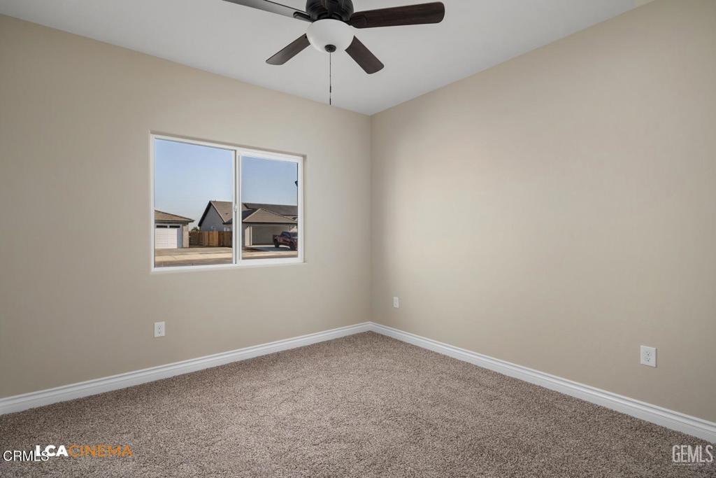 716 Sammy Way Shafter, CA 93263 - Photo 12 of 27 27c93f6d-cb0a-4a08-b4e9-72606998ebcc