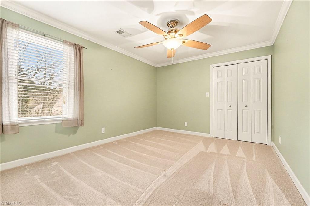 3908 Sandlewood Road High Point, NC 27265 - Photo 23 of 29