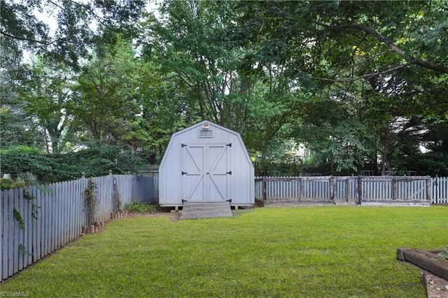 $440,000 | 3908 Sandlewood Road, High Point, NC 27265