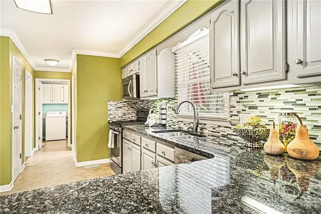 $440,000 | 3908 Sandlewood Road, High Point, NC 27265