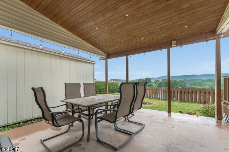 29 Stewartsville Road Stewartsville, NJ 08886 - Photo 6 of 38