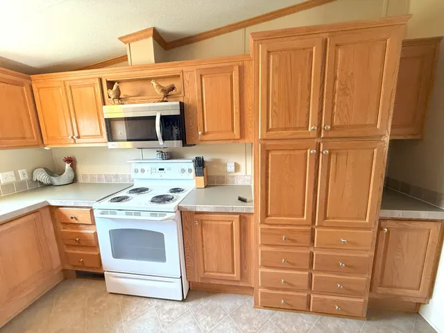 $230,000 | 4 Moulton Hill Lane, Thorndike, ME 04986