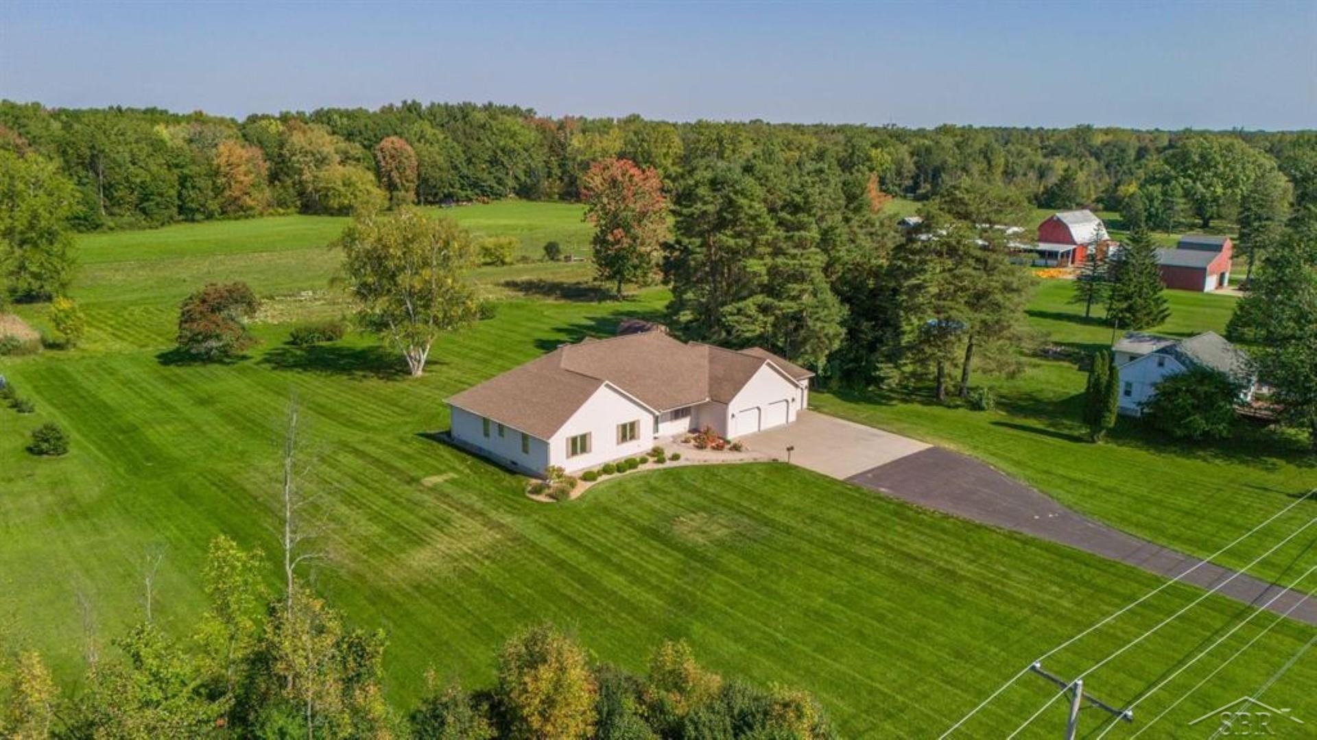 2129 East Stewart Road Midland, MI 48640 - Photo 9 of 66