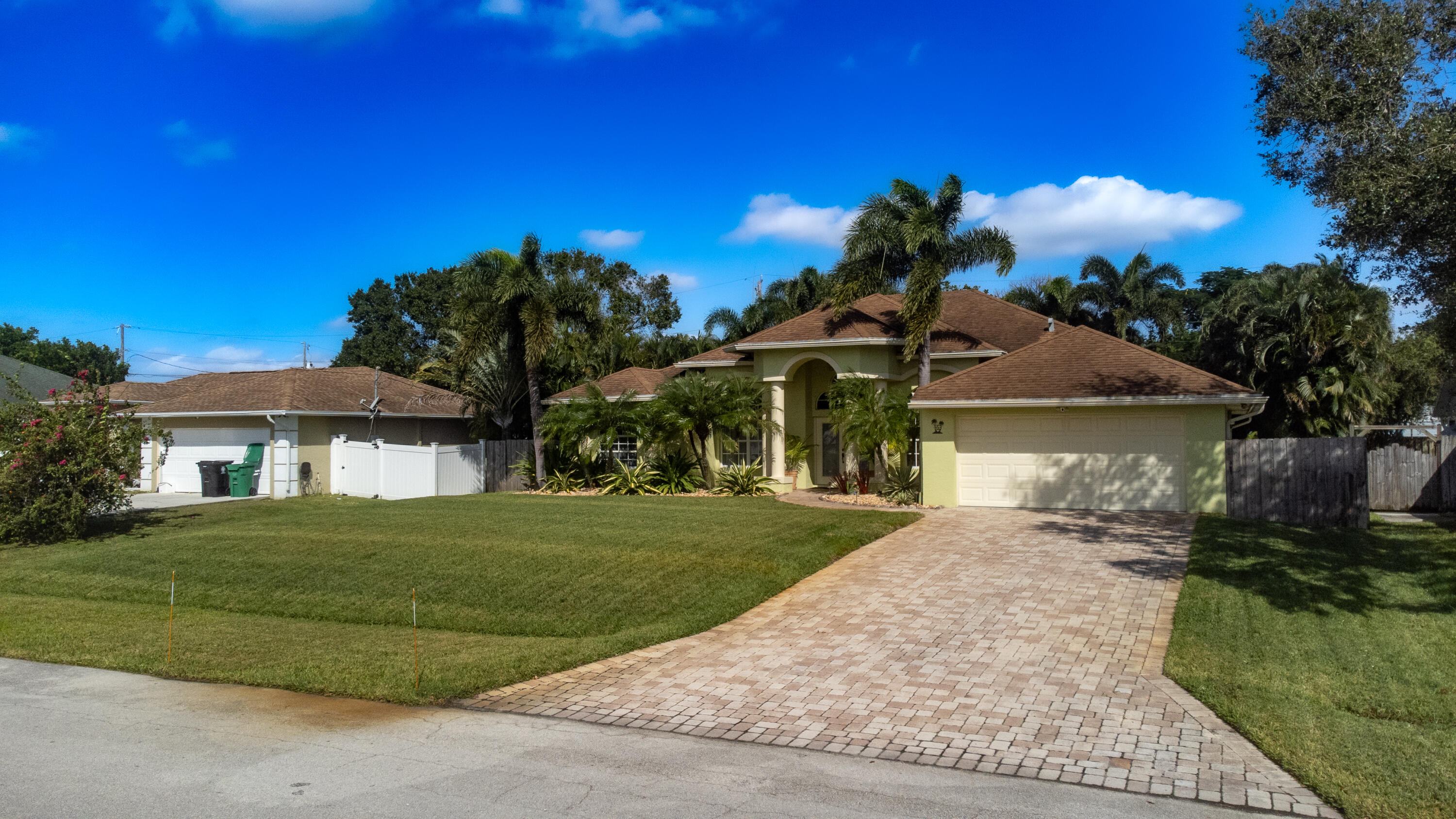 463 Southwest Ryder Road Port St. Lucie, FL 34953 - Photo 3 of 93 iPixx_10-3
