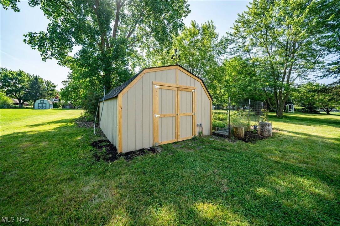 8875 North Marks Road Strongsville, OH 44149 - Photo 38 of 40 Shed with Electric