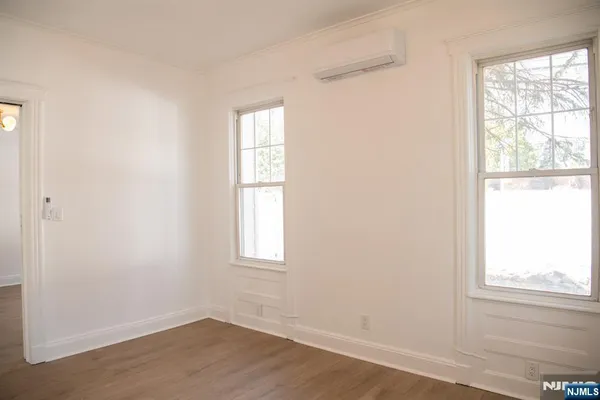 $3,000 | 46 Garden Place, Unit 1, Edgewater, NJ 07020