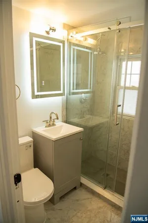 $3,000 | 46 Garden Place, Unit 1, Edgewater, NJ 07020