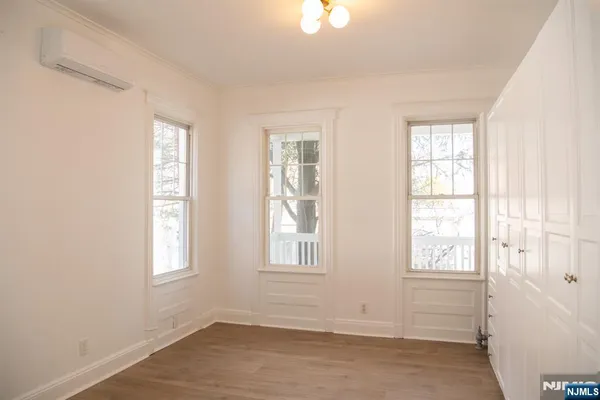 $3,000 | 46 Garden Place, Unit 1, Edgewater, NJ 07020