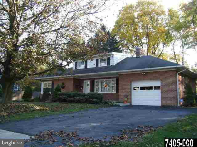 211 Clearview Road Hanover, PA 17331 - Photo 2 of 18 Gallery Image 2