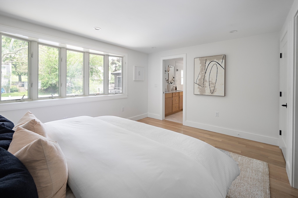 10 Meredith Circle Needham, MA 02492 - Photo 14 of 38