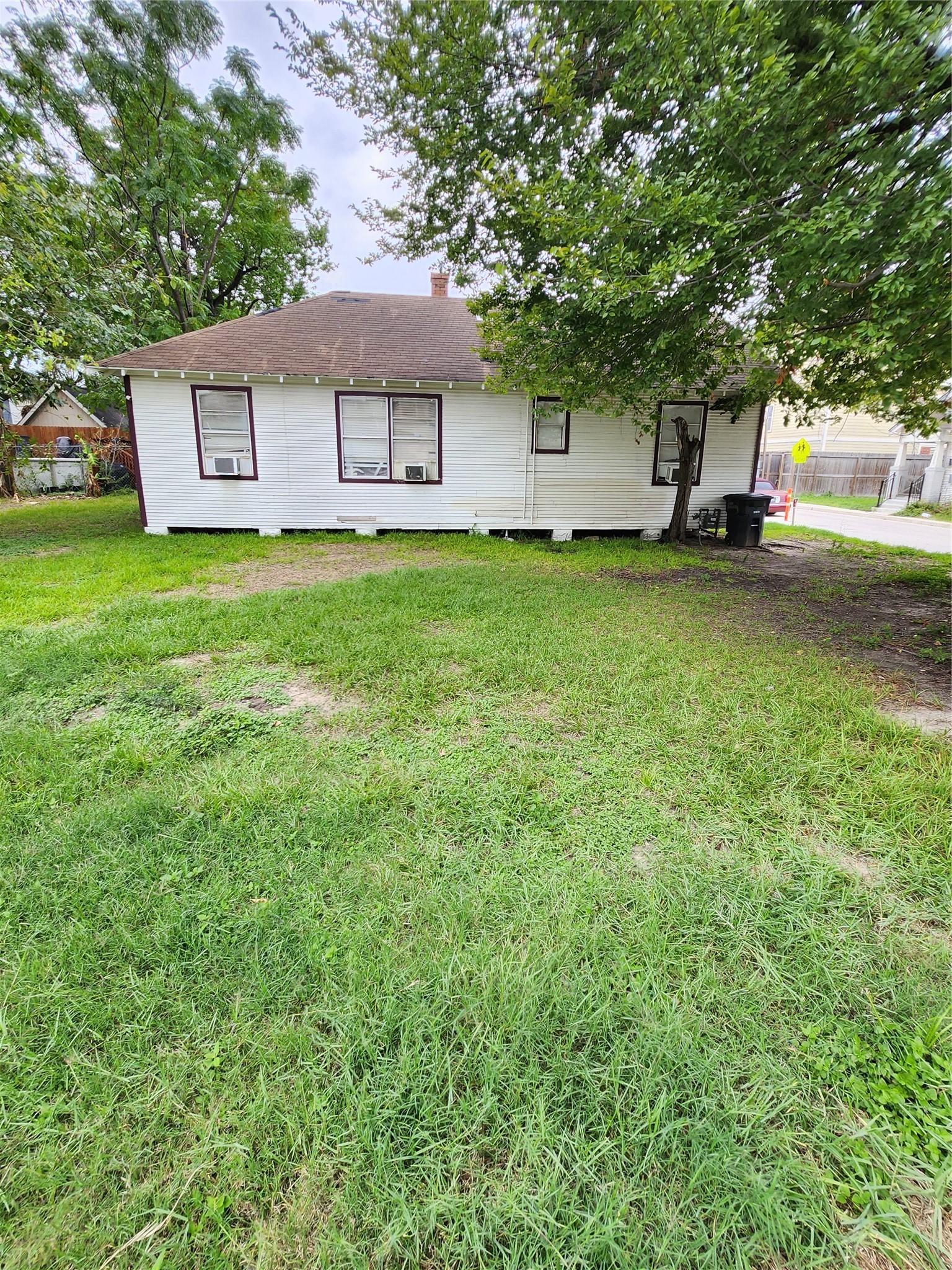 1603 Saulnier Street Houston, TX 77019 - Photo 5 of 6