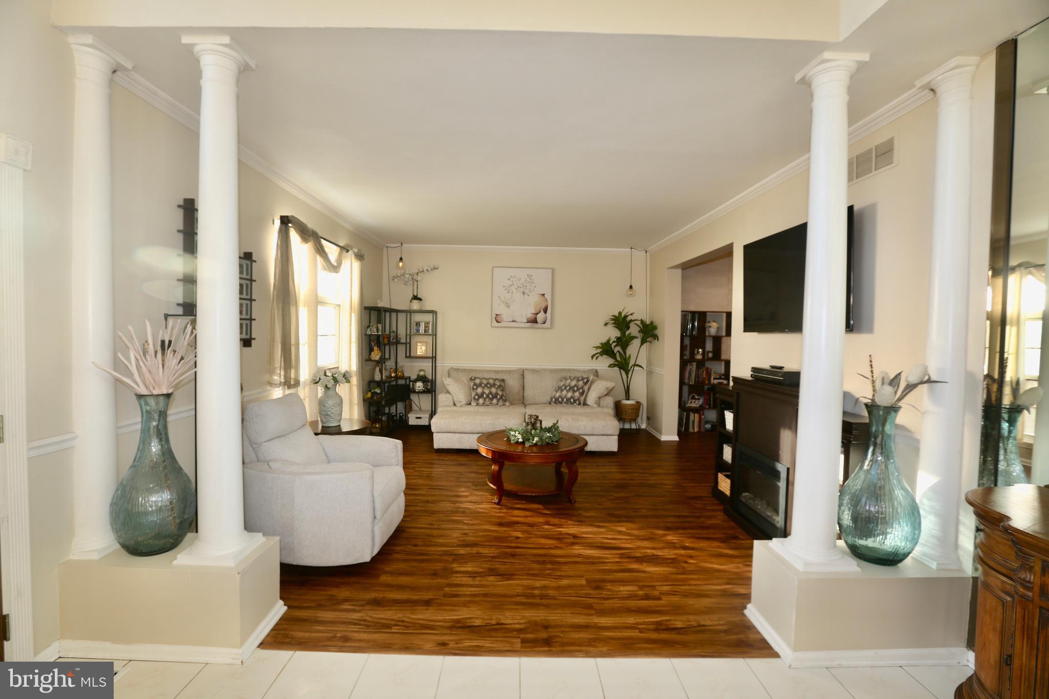 19 Graypebble Circle Sicklerville, NJ 08081 - Photo 8 of 43