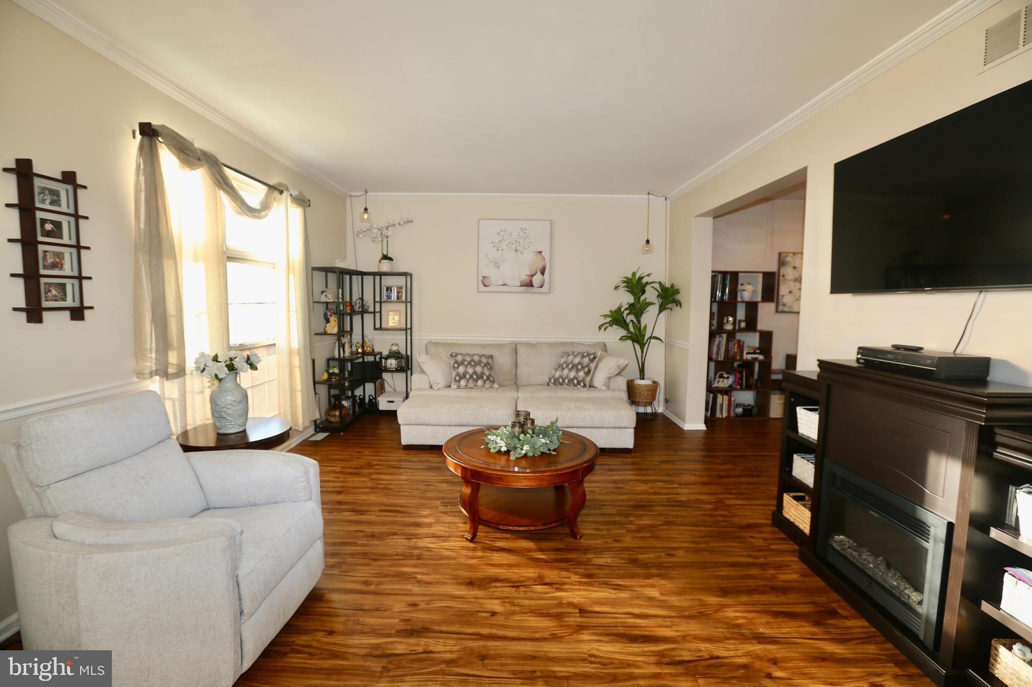 19 Graypebble Circle Sicklerville, NJ 08081 - Photo 10 of 43