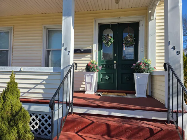 $1,800 | 147 Pearl Street, Enfield, CT 06082