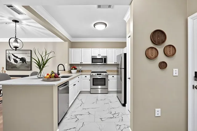 $228,000 | 1850 Cotillion Drive, Unit 3304, Dunwoody, GA 30338