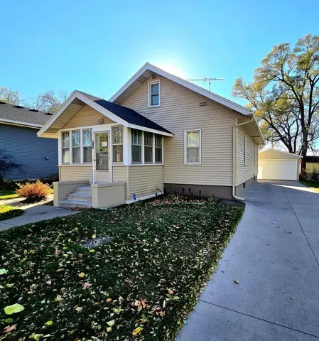 $175,000 | 117 Columbia Avenue Northeast, St. Cloud, MN 56304