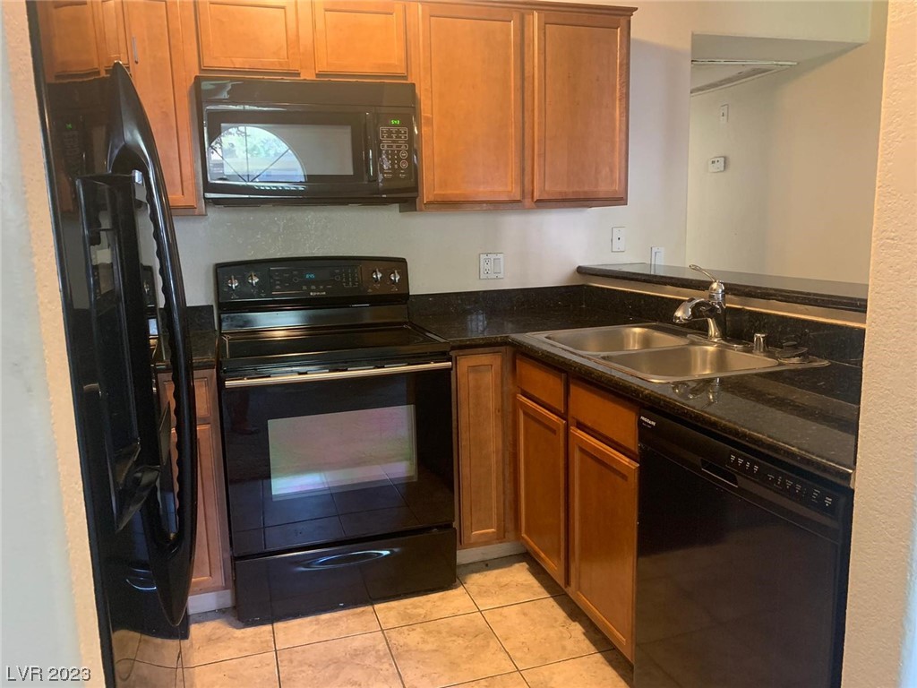 9325 West Desert Inn Road, Unit 155 Las Vegas, NV 89117 - Photo 16 of 19