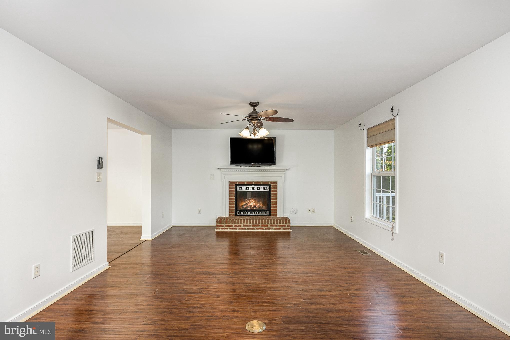 13842 Penn Shop Road Mount Airy, MD 21771 - Photo 8 of 74 Family Room