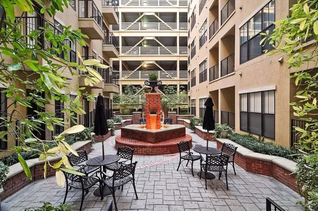 $1,800 | 1803 Broadway, Unit 126, Nashville, TN 37203